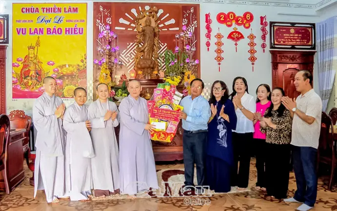 Thăm, tặng quà chùa Thiền Lâm nhân Đại lễ Vu Lan báo hiếu