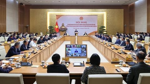 Thủ tướng: Sớm hoàn thiện chương trình hỗ trợ doanh nghiệp Việt Nam ra thế giới