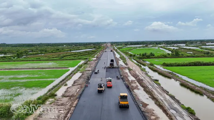 Dự án cao tốc Cần Thơ - Cà Mau: Thi đua tăng tốc, quyết tâm đạt tiến độ 