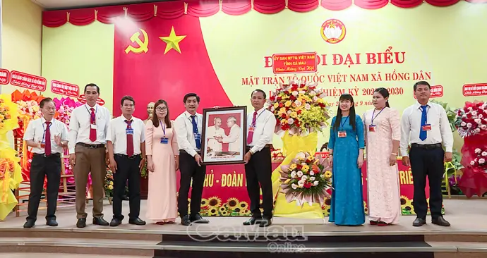 Xây dựng cán bộ MTTQ gần dân, phục vụ Nhân dân