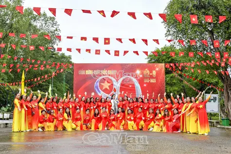 Sắc đỏ niềm tin – Tự hào Tổ quốc