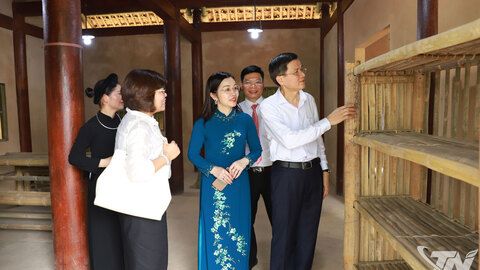 Học viện Chính trị quốc gia Hồ Chí Minh về nguồn tại xã Bình Thành