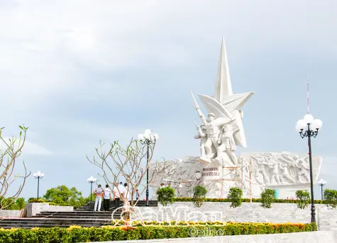 Ngày 15/8: Hoàn thành xây dựng Tượng đài Chiến thắng Đầm Dơi - Cái Nước - Chà Là
