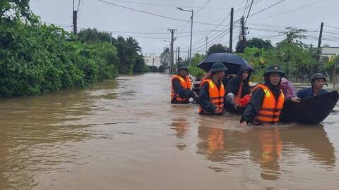 Những tiếng nói lạc lõng giữa bão lũ