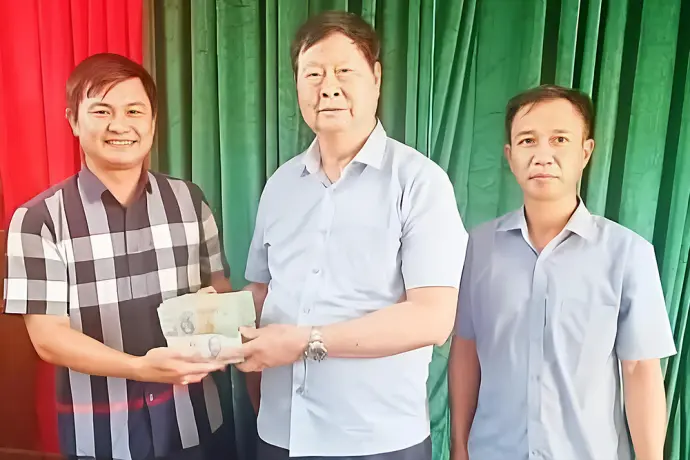 Thầy giáo chia sẻ việc ủng hộ 1 tỷ đồng tiền tiết kiệm cho người dân sau bão số 10