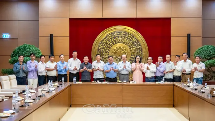 Đoàn đại biểu Hội Nông dân tỉnh Cà Mau tham quan, làm việc tại Nhà Quốc hội