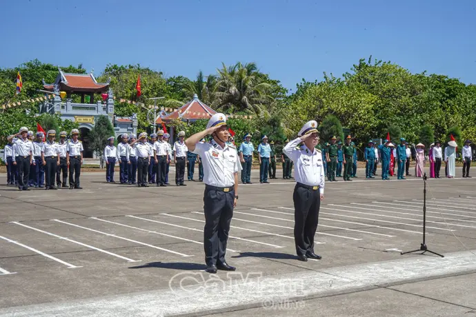 Âm vang Quốc ca nơi đầu sóng Trường Sa