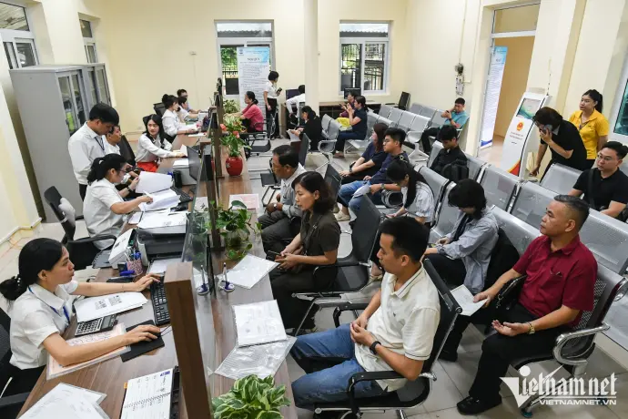 Chính phủ: Cho công chức không đáp ứng yêu cầu nhiệm vụ nghỉ theo chế độ