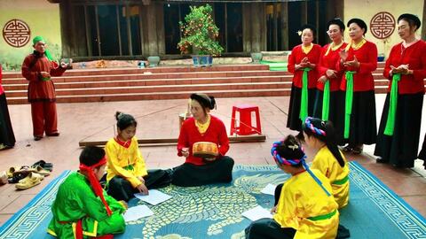 Bài 2: Những bông hoa tỏa hương giữa đời thường