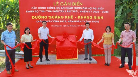 Gắn biển công trình tuyến đường Quảng Khê - Khang Ninh