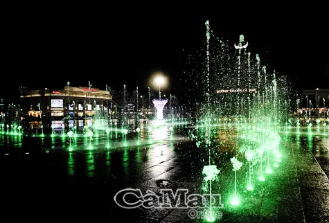 Đài phun nước nghệ thuật tại Quảng trường Phan Ngọc Hiển