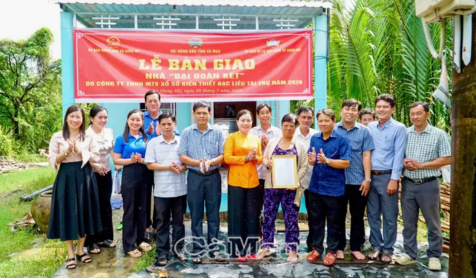 Thêm 2 hộ cận nghèo được hỗ trợ nhà Đại đoàn kết