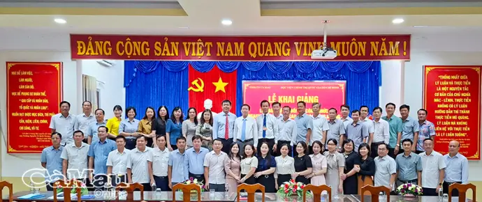 Khai giảng lớp bồi dưỡng chuyên viên cao cấp 2025