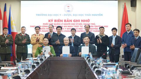 Phối hợp quản lý sinh viên, bảo đảm an ninh trật tự, an toàn trường học