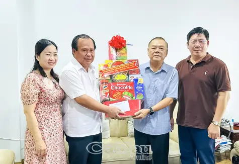 Phó Chủ tịch UBND tỉnh Nguyễn Minh Luân thăm, chúc sức khoẻ nguyên lãnh đạo tỉnh