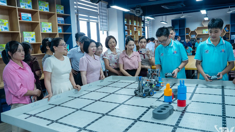 Đổi mới sáng tạo cùng STEM, AI, Robotics