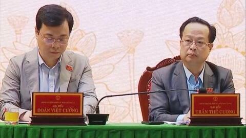 Phó Chủ tịch Thường trực HĐND thành phố Hà Nội Trần Thế Cương tiếp xúc c ử tri