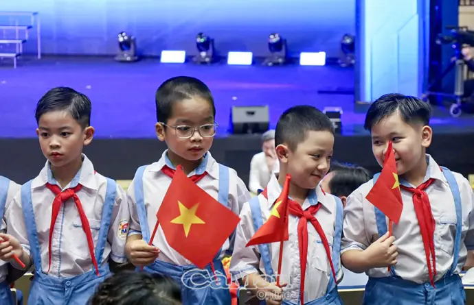 Tạo “lá chắn” an toàn cho trẻ trong thời đại số