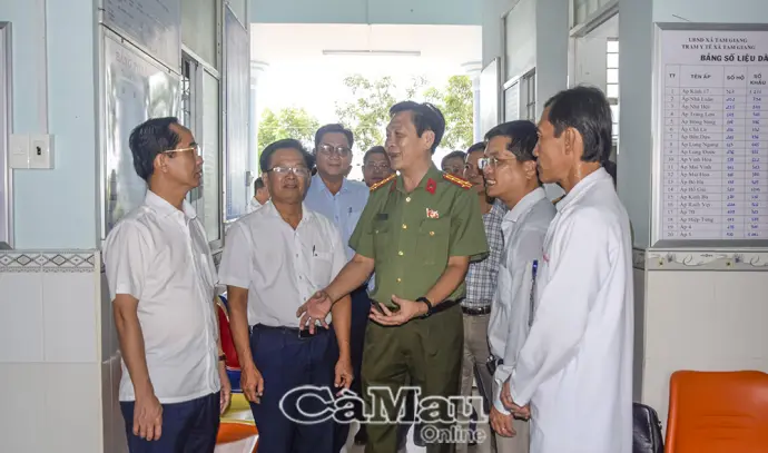 Cần sớm tăng cường nguồn nhân lực cho trạm y tế