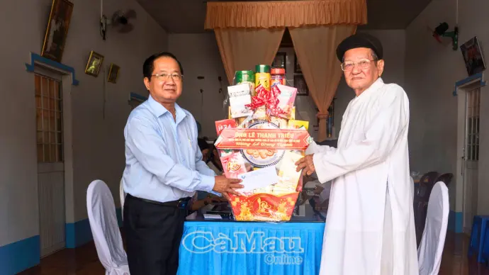 Thăm, chúc mừng Hội thánh Cao đài Minh Chơn Đạo nhân dịp lễ Trung ngươn