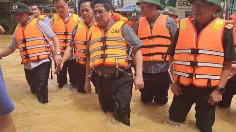 Thủ tướng Phạm Minh Chính tới Thái Nguyên thăm hỏi người dân, chỉ đạo khắc phục hậu quả mưa lũ