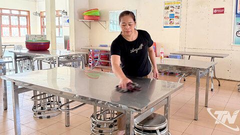 Tạm dừng hợp đồng, người lao động mong sớm được trở lại