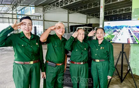 Người Cà Mau hướng về Thủ đô trong ngày hội Non sông