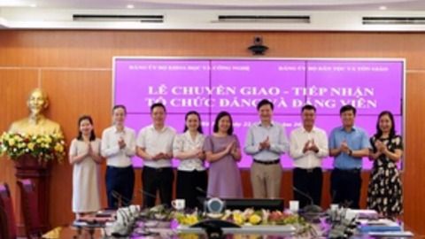 Bàn giao tổ chức đảng và 70 đảng viên Báo VietNamNet về Đảng ủy Bộ Dân tộc và Tôn giáo