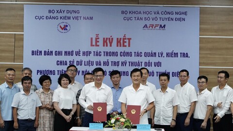 Cục Tần số vô tuyến điện và Cục Đăng kiểm Việt Nam tăng cường chia sẻ dữ liệu