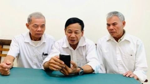 Người cao tuổi – Nhân tố tích cực trong công cuộc chuyển đổi số