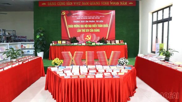 Trung tâm Văn hóa, Nghệ thuật, Thể thao tỉnh trưng bày, triển lãm ấn phẩm, tư liệu chào mừng Đại hội đại biểu toàn quốc lần thứ XIV của Đảng
