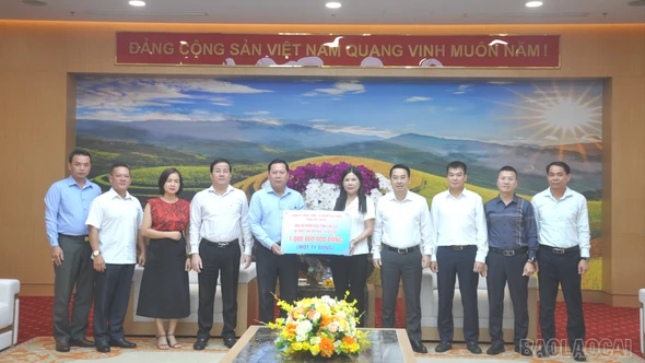 Thành phố Cần Thơ ủng hộ Lào Cai 1 tỷ đồng khắc phục hậu quả thiên tai