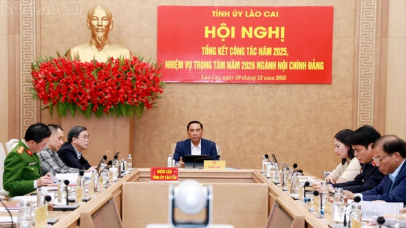 Lào Cai tham gia Hội nghị tổng kết công tác nội chính Đảng