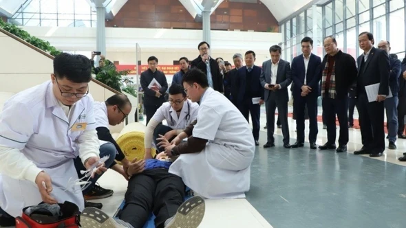 Diễn tập công tác y tế đảm bảo phục vụ Đại hội Đại biểu toàn quốc lần thứ XIV