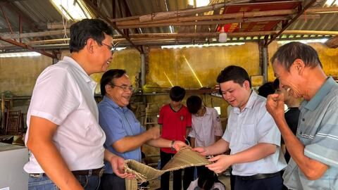 Khai giảng lớp nghề dệt chiếu cói tại làng nghề hơn 700 tuổi ở Hải Phòng