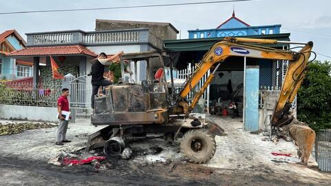 Khởi tố vụ án phóng hỏa đốt máy xúc ở xã Bắc Thanh Miện