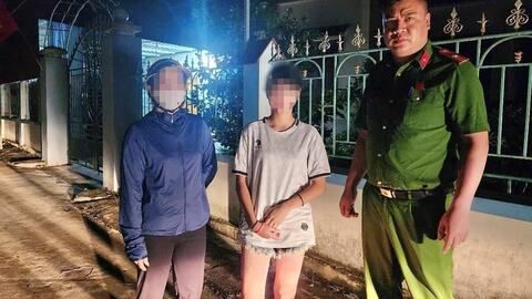 Công an xã Hợp Tiến hỗ trợ người dân tìm con ngay trong đêm