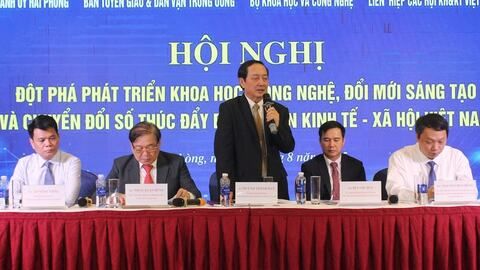 Tạo đột phá từ phát triển khoa học, công nghệ, đổi mới sáng tạo, chuyển đổi số