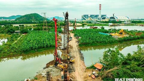 Tăng tốc thi công nối đôi bờ sông Kinh Thầy