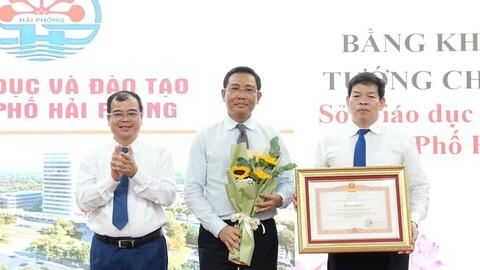 Tất cả cơ sở giáo dục sẽ được trang bị ít nhất một phòng học thông minh