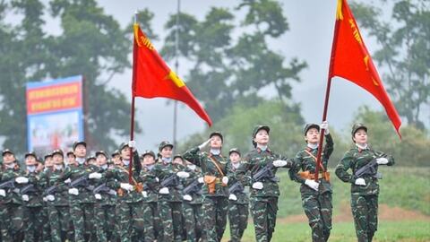 Vinh dự ba lần làm khối trưởng diễu binh