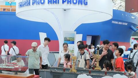 Thành phố Hải Phòng đưa đón miễn phí người dân tham quan Triển lãm 80 năm thành tựu đất nước