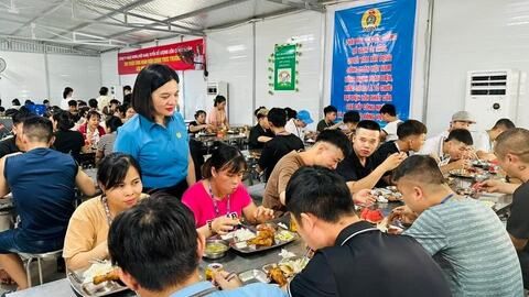 Thêm gắn kết người lao động với doanh nghiệp từ bữa cơm Công đoàn