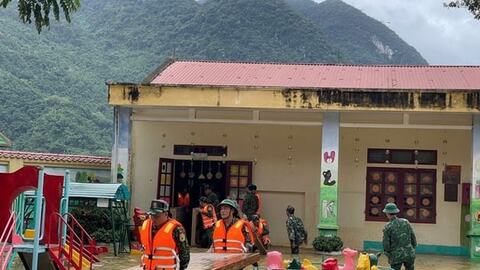 Không để học sinh thiếu trường, lớp, sách vở