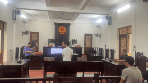 Lĩnh án vì chưa đủ tuổi đi xe máy, gây tai nạn giao thông