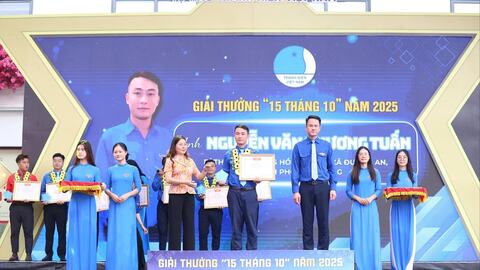 Hai cán bộ đoàn Hải Phòng được vinh danh Giải thưởng 15 tháng 10