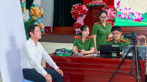 Hoàn thiện hồ sơ đổi thẻ đảng cho 164 đảng viên đặc khu Bạch Long Vĩ