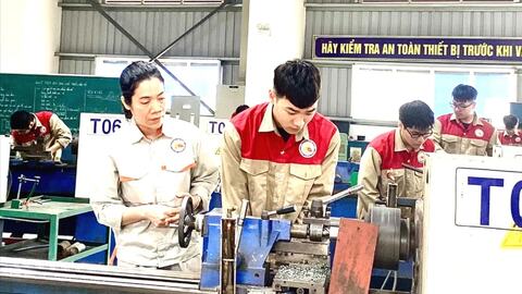 Khích lệ đội ngũ nhà giáo giáo dục nghề nghiệp vững tay nghề, sáng tạo trong giảng dạy