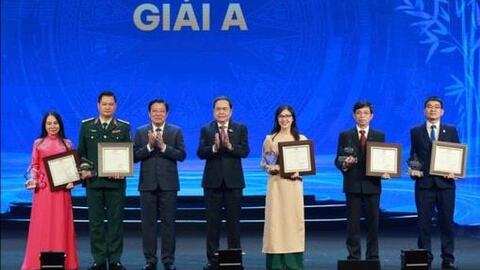 Lễ trao Giải Diên Hồng lần thứ tư tôn vinh 64 tác phẩm xuất sắc