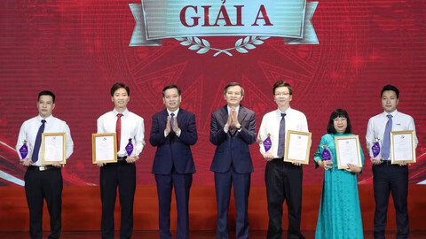 Trao giải Cuộc thi Bảo vệ nền tảng tư tưởng của Đảng trong kỷ nguyên mới